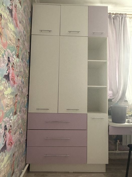 Продам гарнитур для двух девочек