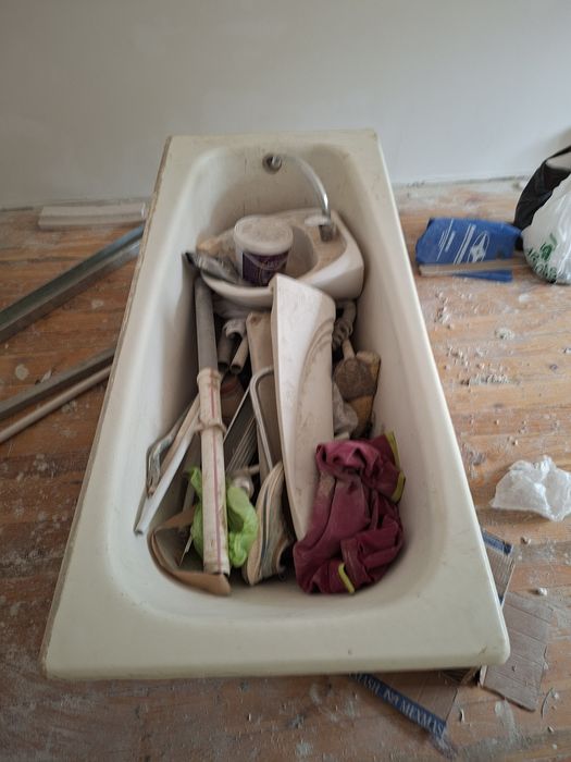 Продам б/у Ванна и Умивалник и Унитаз 3/1 ном