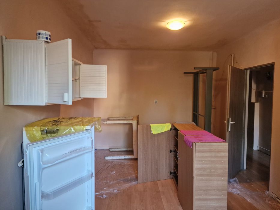 Vand apartament o camera
