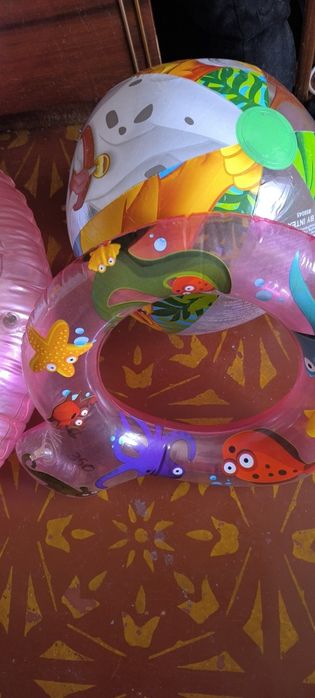 Надувные круги, мячи