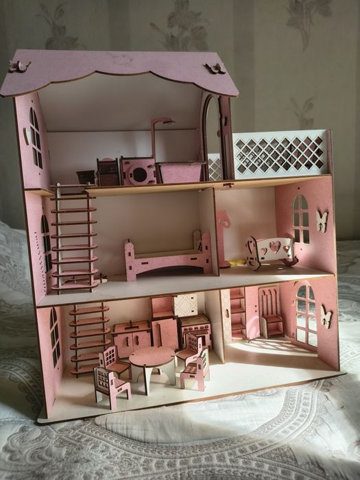 Домик с мебелью для кукол