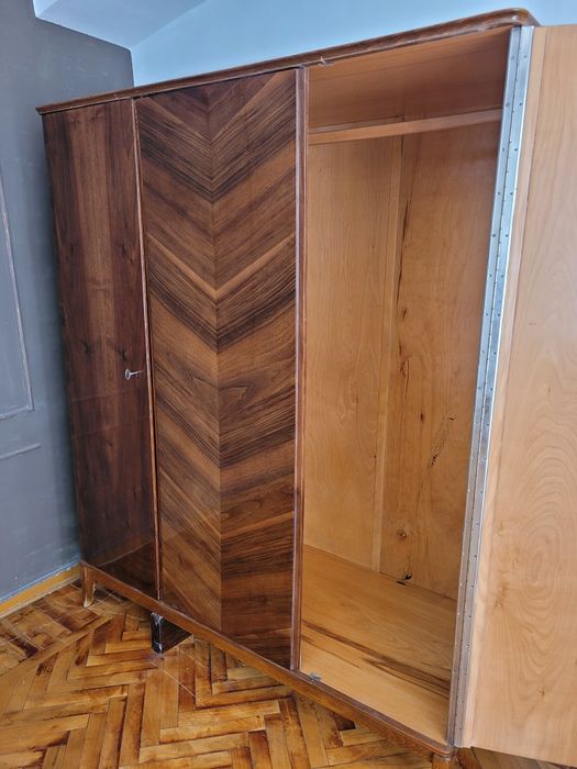 Шифонер трехстворчетый