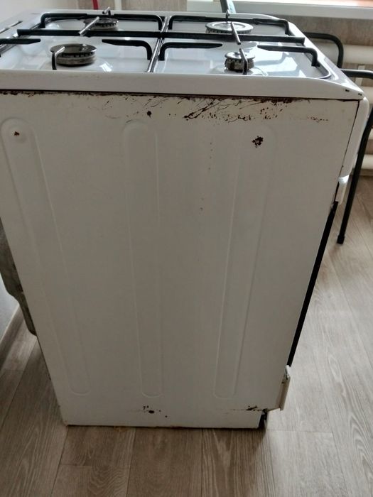 Продам газовую плиту