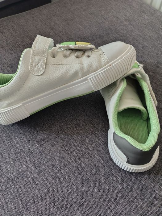 Adidași, tenesi hm