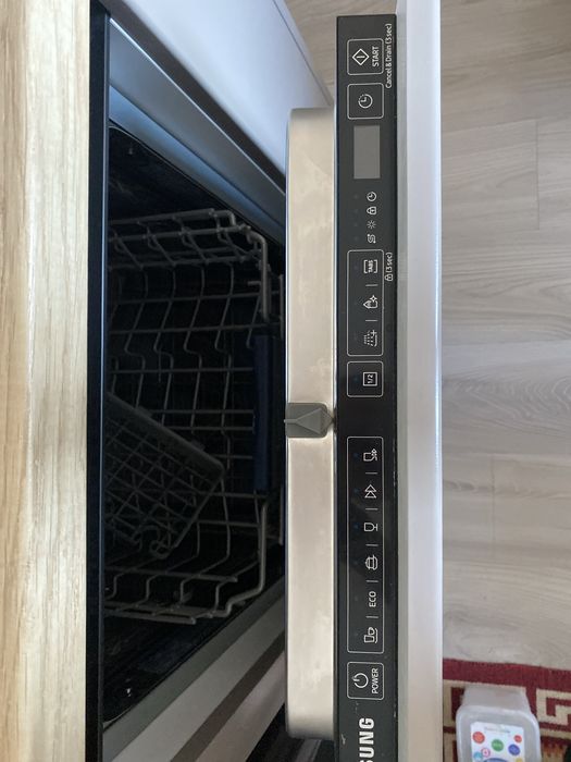 Продам посудомоечную машинку