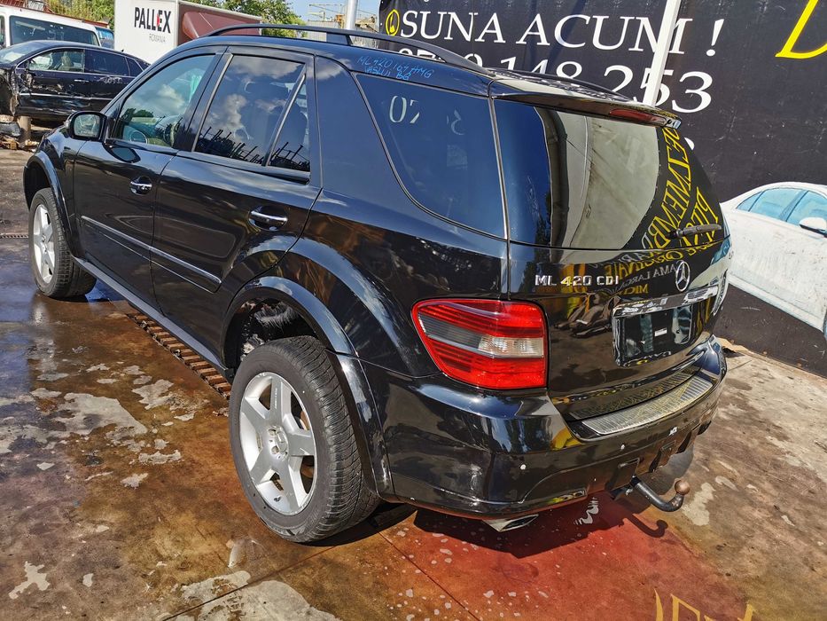 Dezmembrez mercedes ml w164 AMG/ml 420 cdi/bara fata ml amg/far xenon