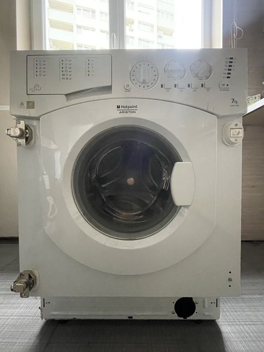 Пералня за вграждане  Hotpoint Ariston модел AWM 108 за части