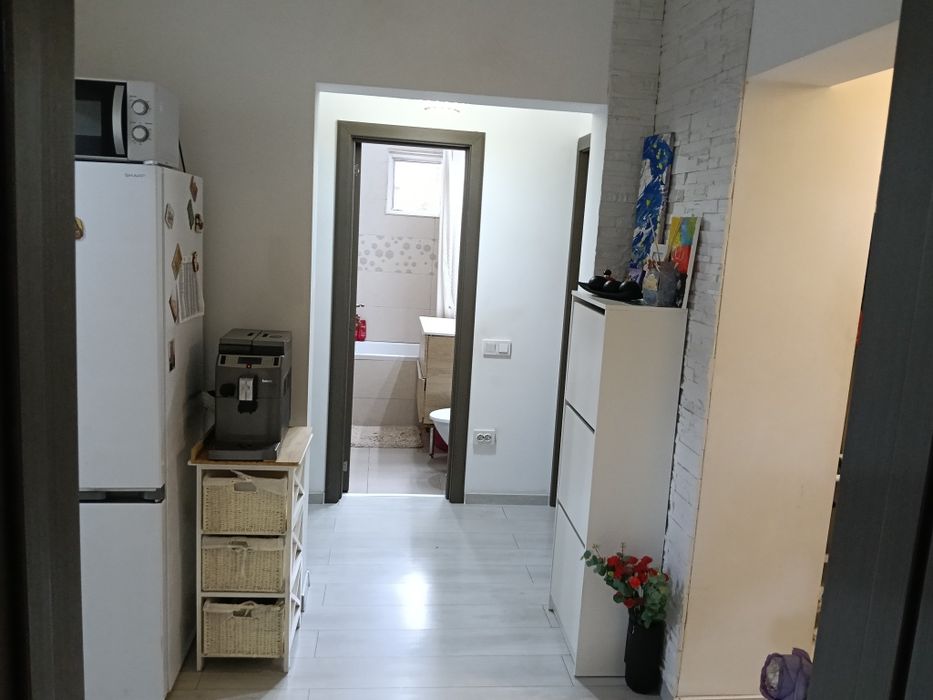 Vând  apartament 3 camere, decomandat