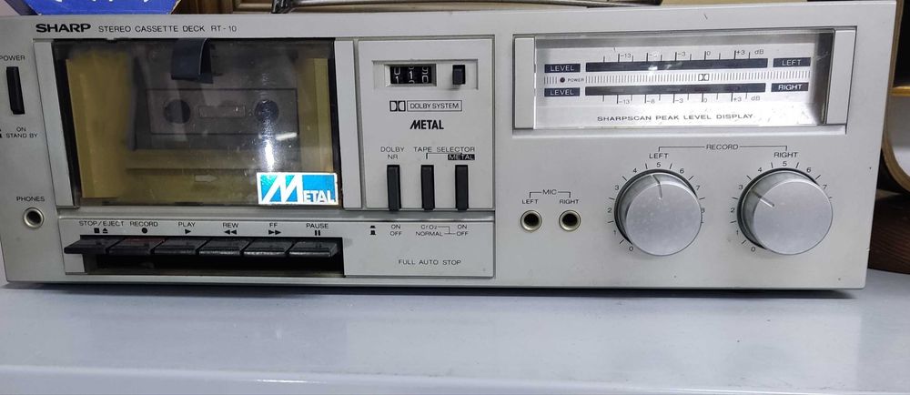 CD плеър Radiotone и дек Sharp RT-10H