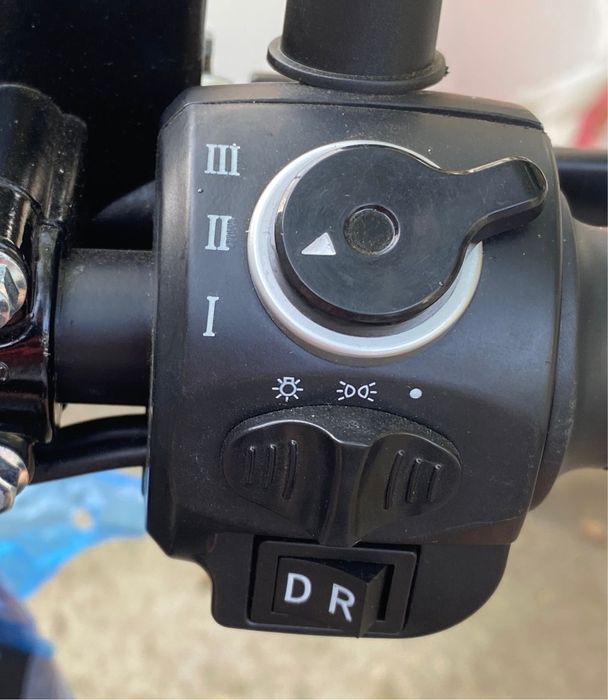 Scuter electric cu 3 roți – ideal pentru oraș