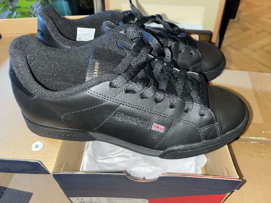 Продавам черен Reebok класик
