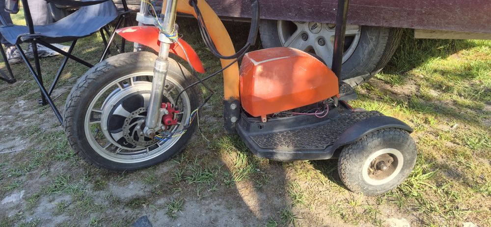 Елетрическа триколка на части