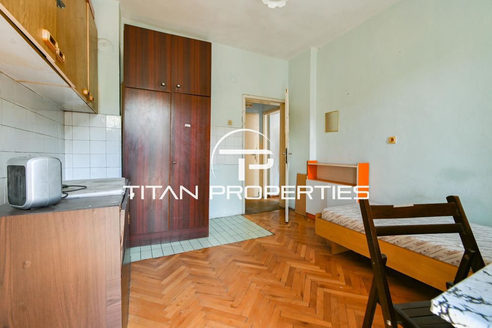 Дава се под наем Тристаен апартамент в София, Лозенец - 80 кв.м за 650 € - Снимка #4