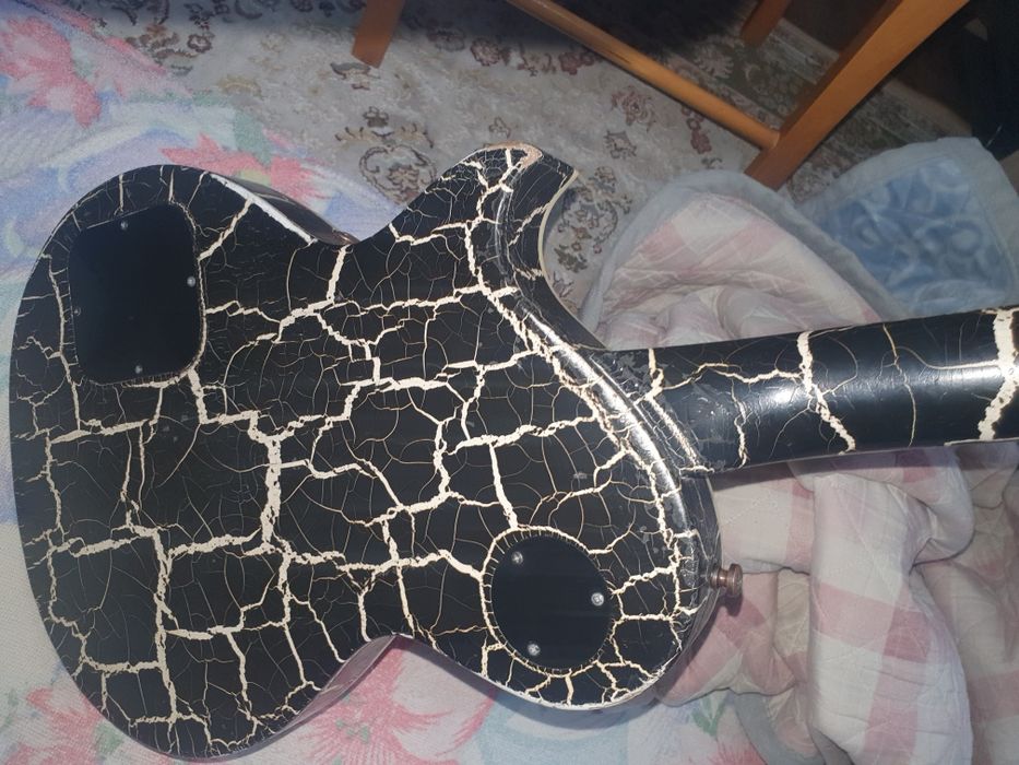 Продам электрогитару les paul AXL