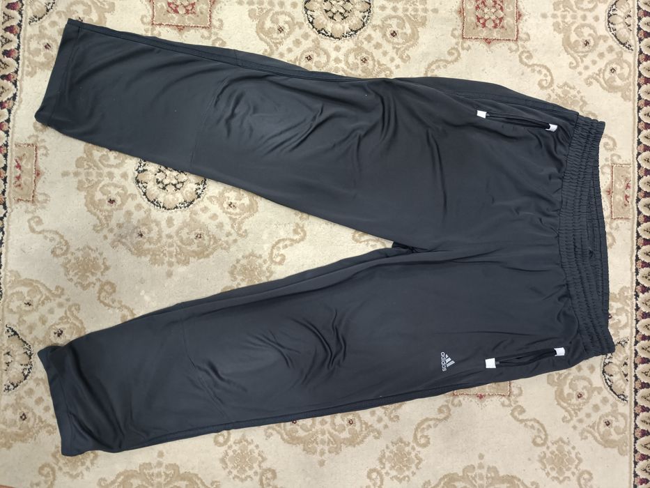 Оригинальные штаны adidas: 150 000 so’m