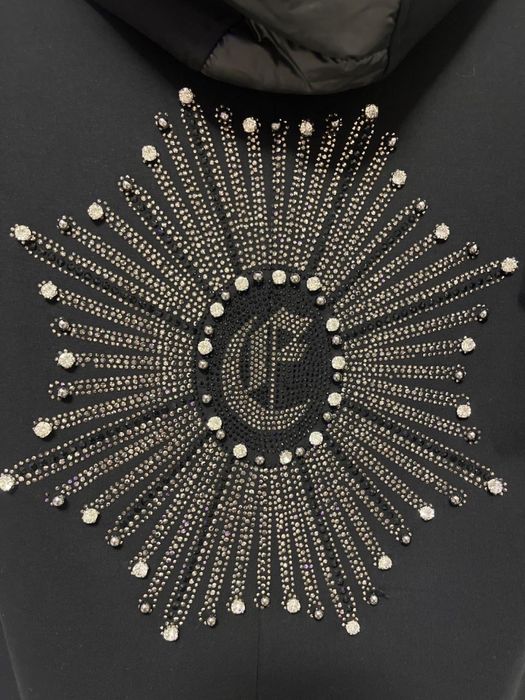 Продам куртку с капюшоном