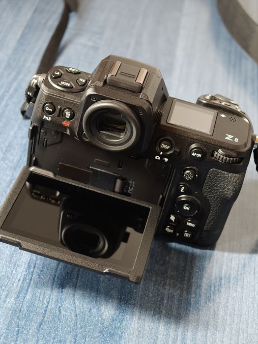 Nikon Z8, garanție 1.5 ani, 38 K cadre