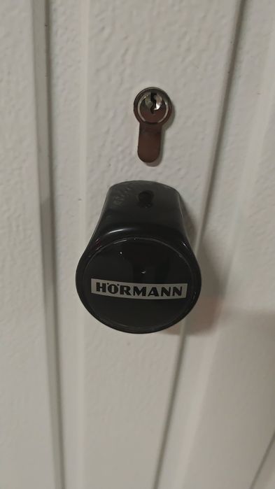 Бяла гаражна врата Hormann / Хьорман