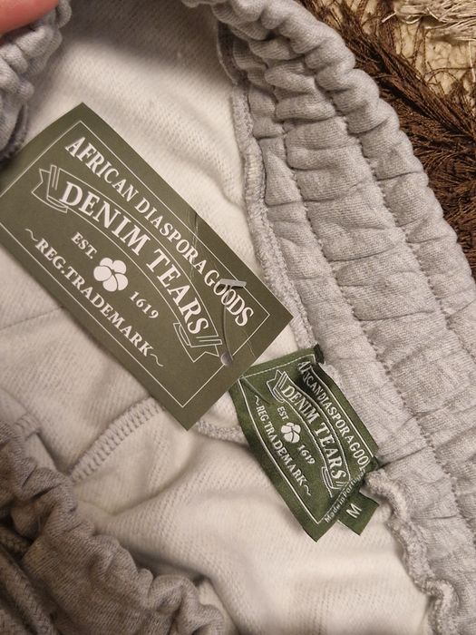 Екип на Denim tears