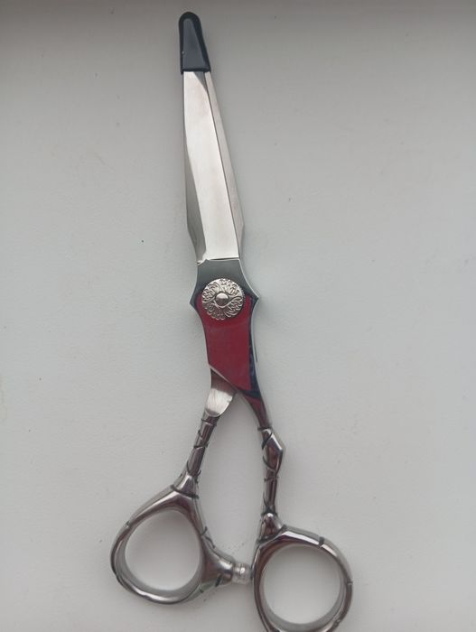 Продам парикмахерские ножницы.