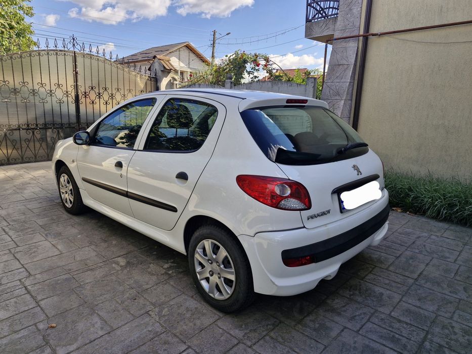 Vânzare Peugeot 206+ (2010) – Doar 46.000 km reali – Aer Condiționat – Preț: 3.500 €
