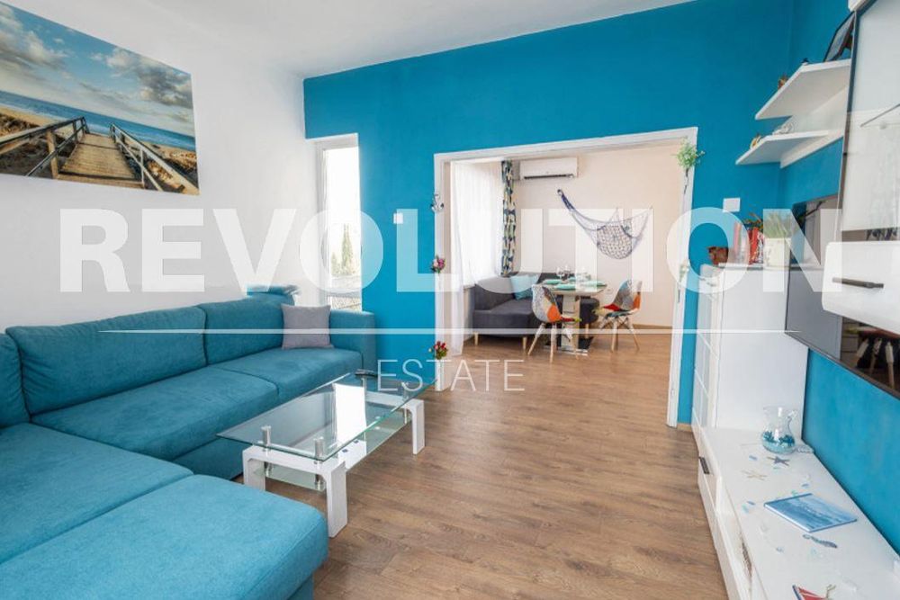 Дава се под наем Четиристаен апартамент в Варна, Спортна зала - 100 кв.м за 900 € - Снимка #1