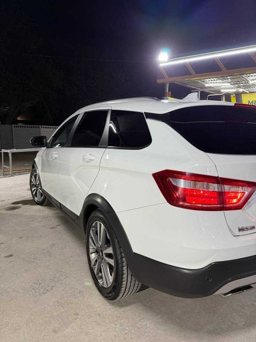 Лада Веста Кросс сотилади