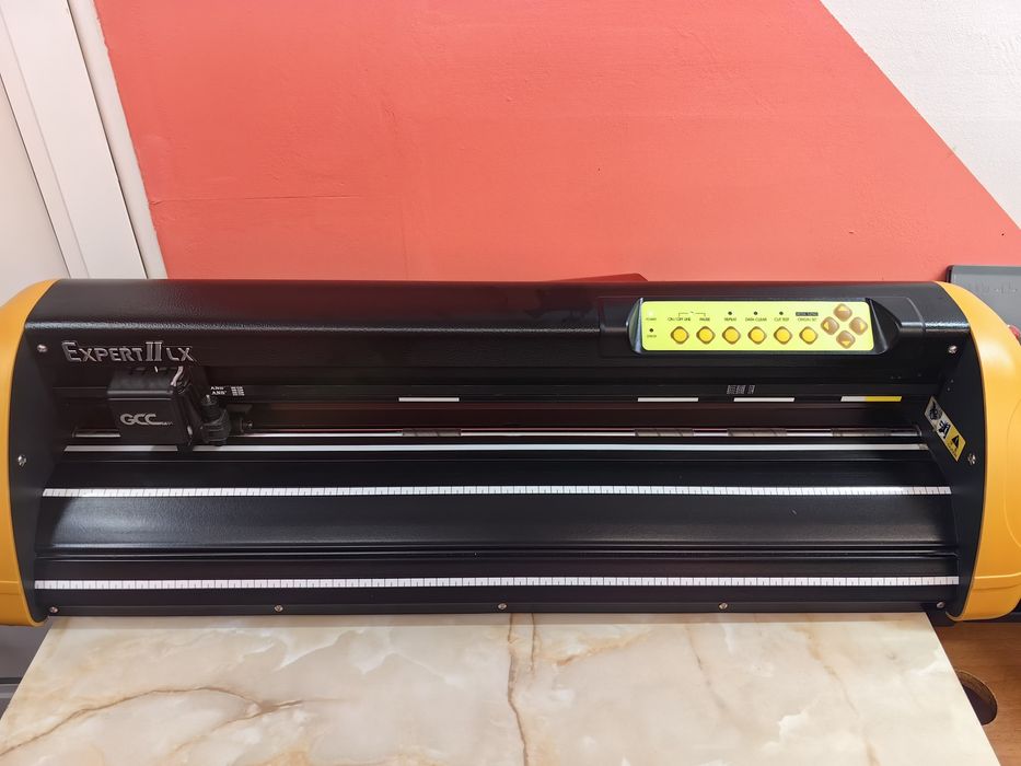 Плотер режещ по контур