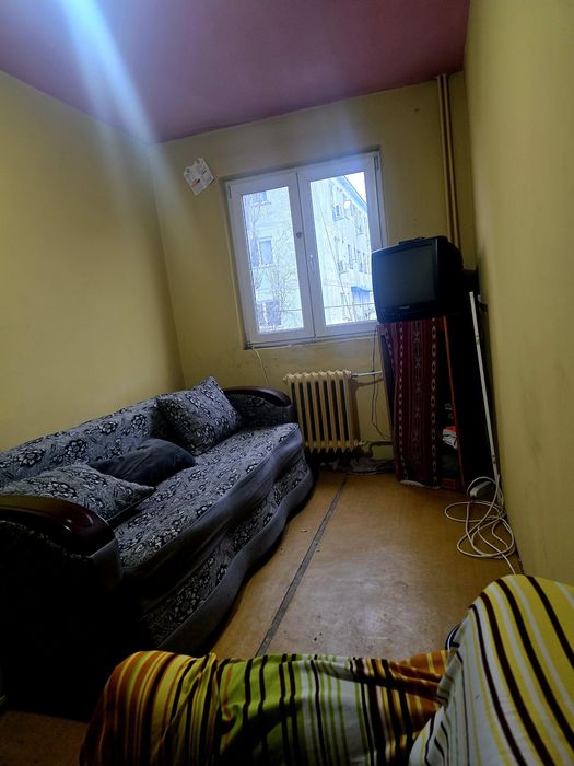 Inchiriez camera camin valea rosie