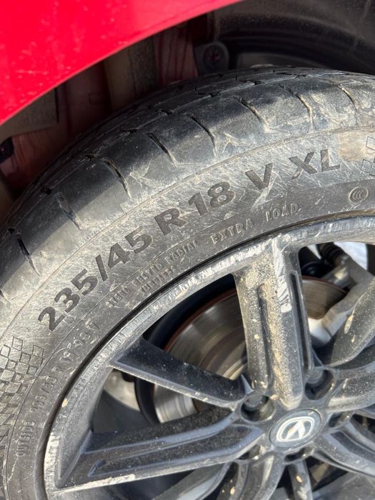 Продам шины летние 235/45/18