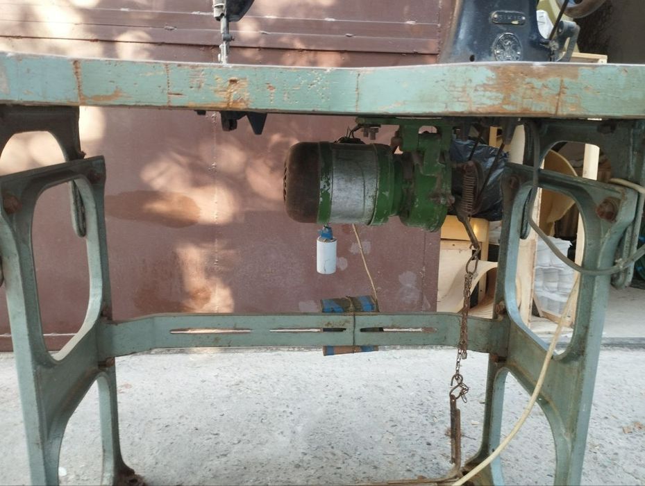 Продается швейная машинка Zinger в работаем состоянии