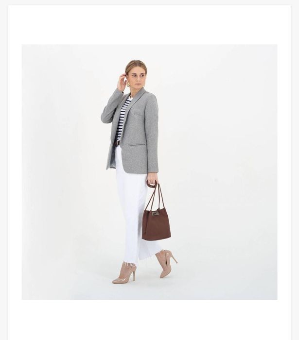 Сумка продается очень красивая и модная