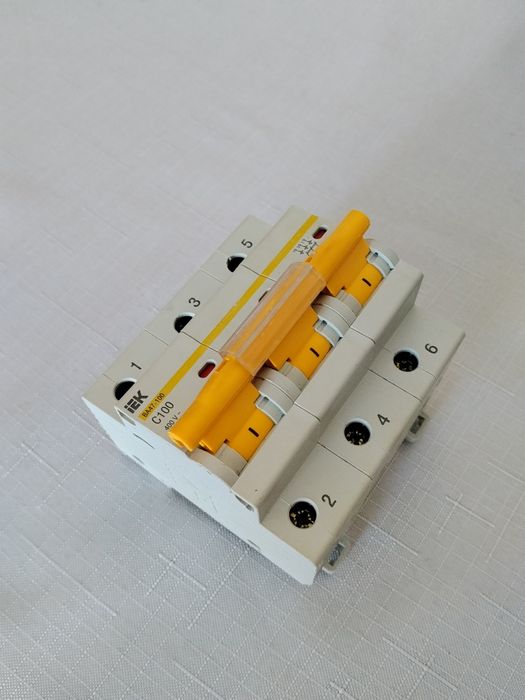 Продам автоматический выключатель