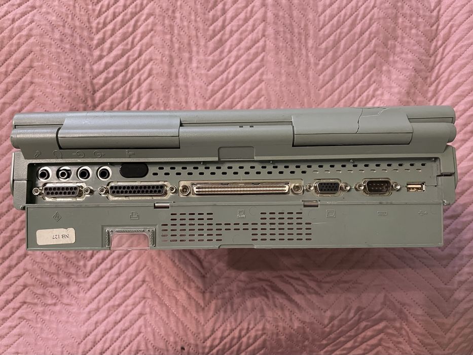 Laptop (Retro) Siemens Nixdorf Scenic Mobile 710 (Defect - pentru colecționari)