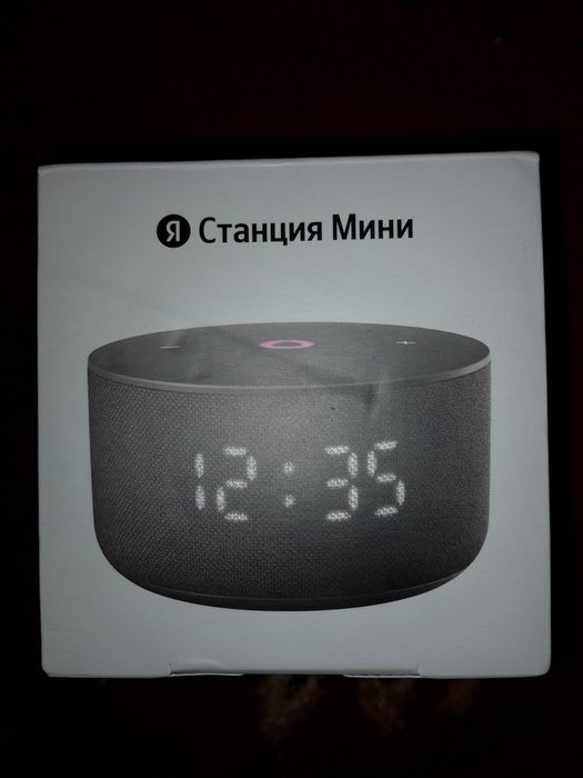 Колонка Яндекс с Алисой