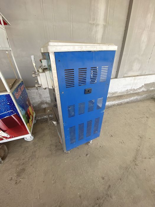 Muzqaymoq apparati sotiladi