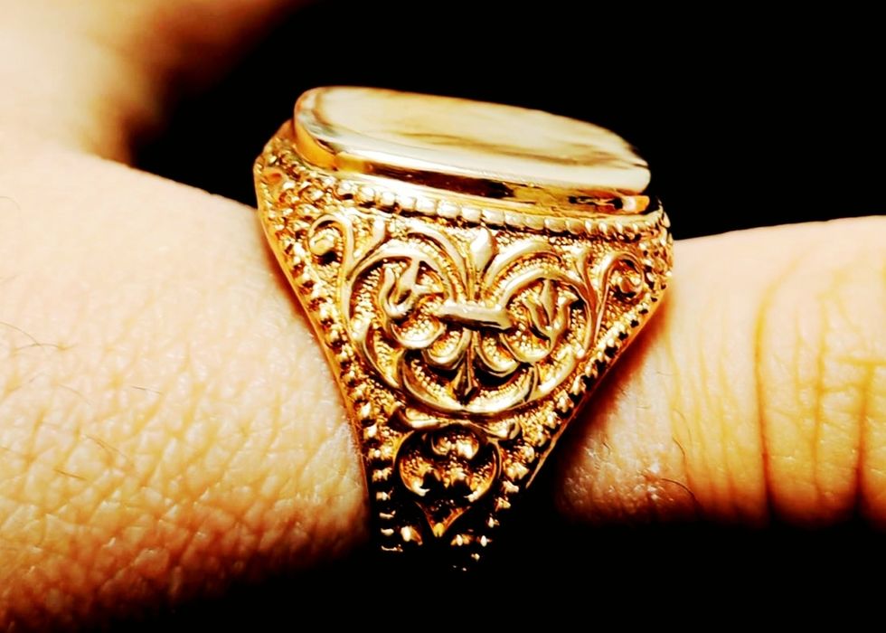 Золотая печатка.