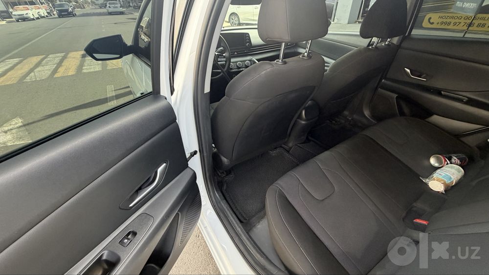 Hyundai elantra 2022 yil
