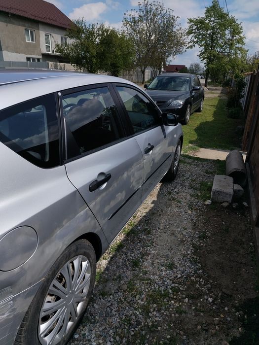 Vînd Mazda 3 2005