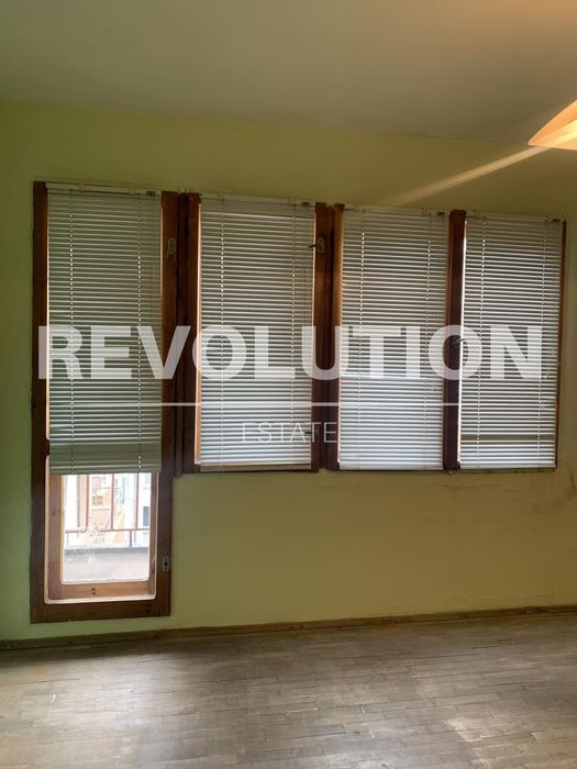 Дава се под наем Тристаен апартамент в Варна, Спортна зала - 95 кв.м за 325 € - Снимка #2