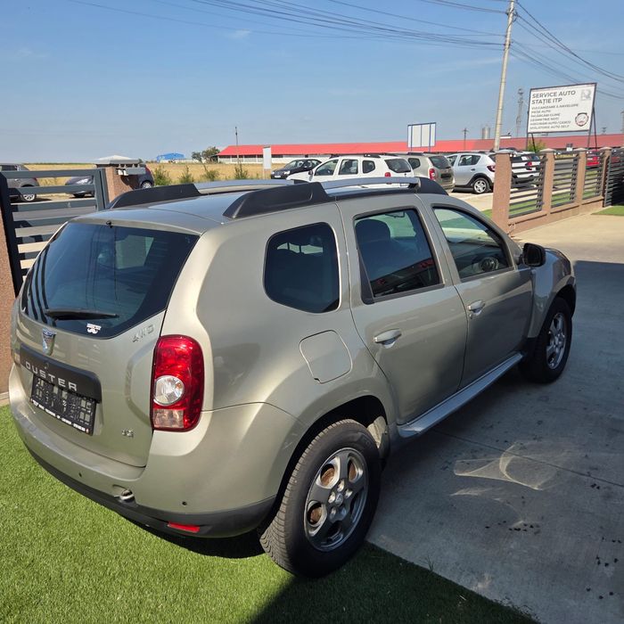 Dacia Duster 4x4 —-1,5 D —-5400€