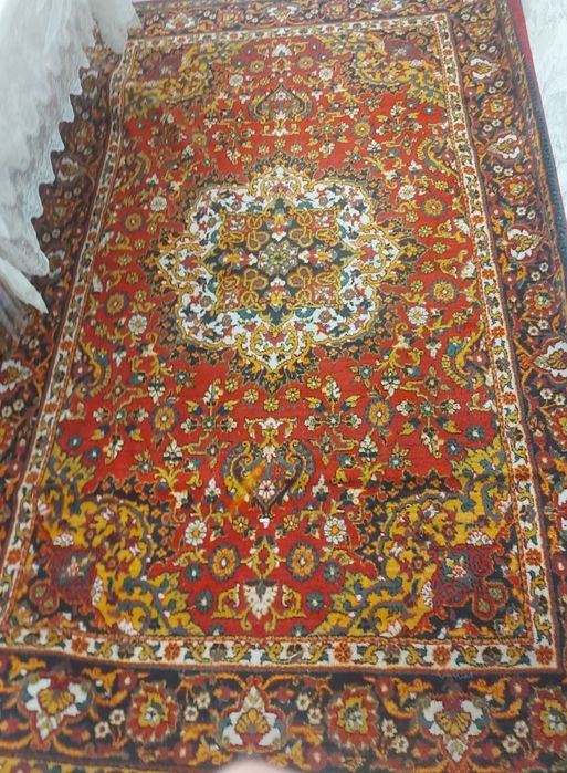 Ковёр 2×3 метр продаётся недорого