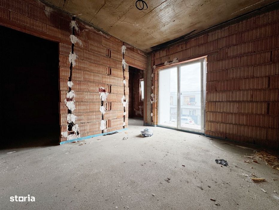 Duplex despartit prin camera tehnica, 121mp utili,350mp teren -Mosnita
