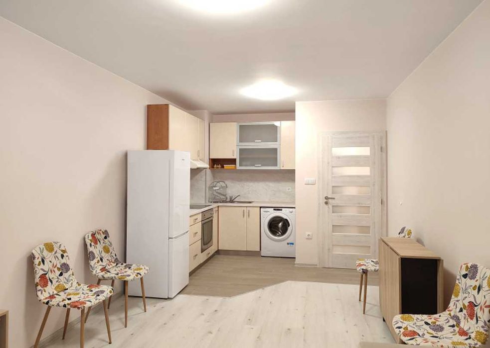 Двустаен апартамент под наем в кв. Кючук Париж