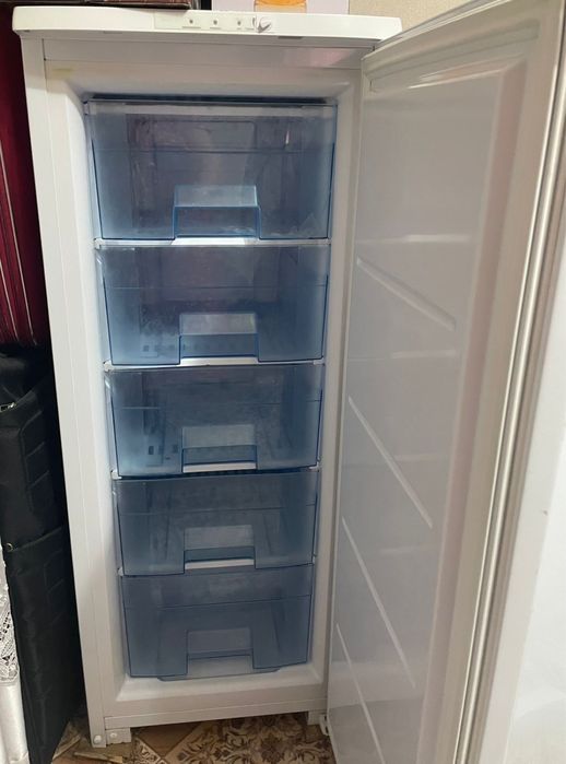 Морозильник Бирюса