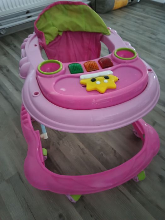 Vând premergător stare buna, plastic de calitate