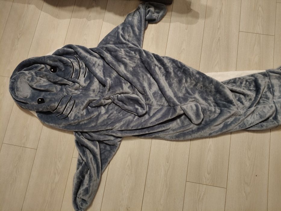 Costum pufos de rechin