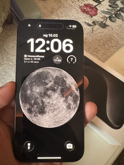 Продавам iPhone 15 Pro (256GB) BlackTitan