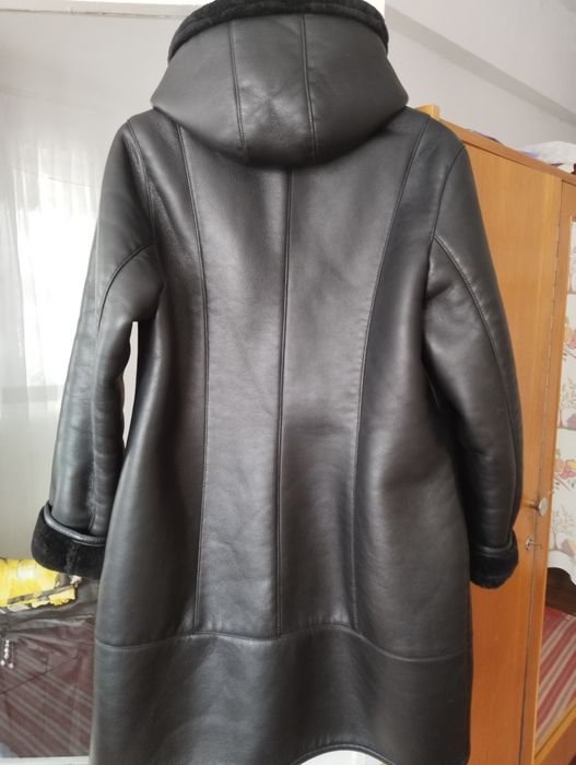 Дублёнка с капюшоном