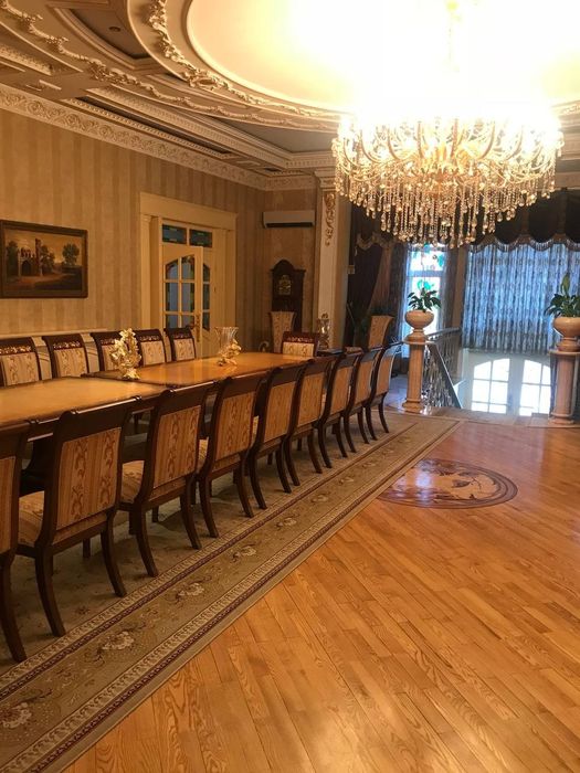 Продаётся дом Ул.Фаробий 8 сот,8 комнат,1000 кв.м